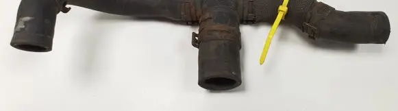 Mercedes-Benz C W203 Engine coolant pipe/hose 2038300796