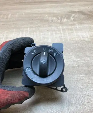 Mercedes-Benz Sprinter W906 Light switch 9065450504