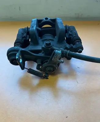 Opel Zafira C Rear brake caliper 13467359