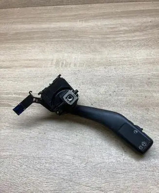 Volkswagen PASSAT B6 Wiper control stalk 1K0953519