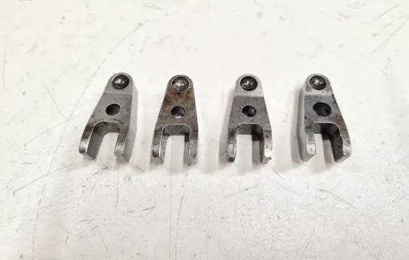 Mercedes-Benz C W203 Fuel Injector clamp holder