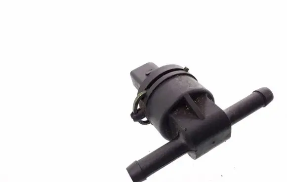 Volkswagen PASSAT B5.5 Fuel temperature sensor 269416 028906081B