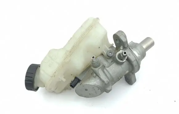 Master brake cylinder