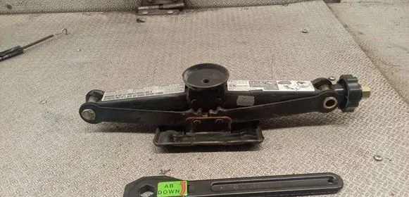 Mercedes-Benz B W245 Lift Jack A1685830715