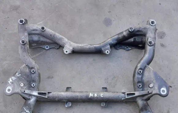 Mercedes-Benz C W204 Front subframe A2046280057