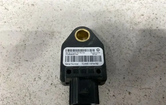 Dodge Caliber Airbag deployment crash/impact sensor P04896061AA