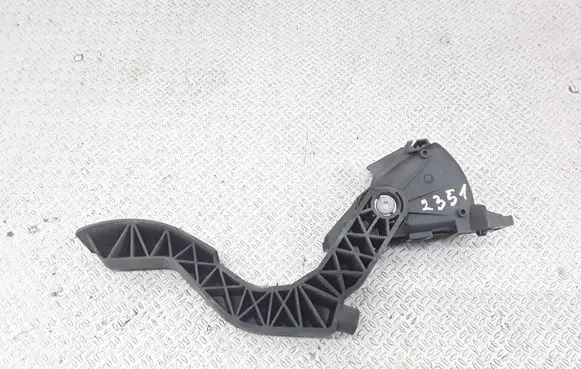 Volkswagen PASSAT B5.5 Accelerator throttle pedal 8D1721523