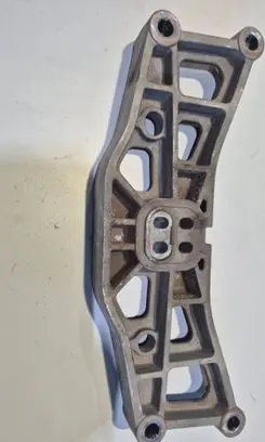 Dodge Challenger Gearbox mounting bracket 
