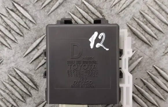 Lexus NX Door central lock control unit/module 8597042020