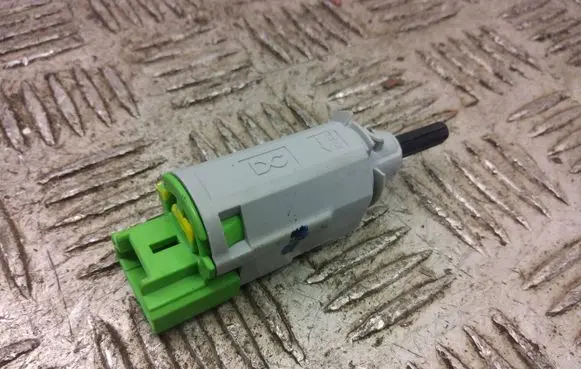 Smart ForFour II W453 Brake pedal sensor switch 253206454r