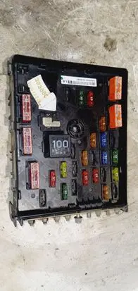 Volkswagen PASSAT B6 Fuse module 3C0937125