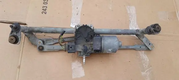 Seat Ibiza IV (6J,6P) Front wiper linkage and motor