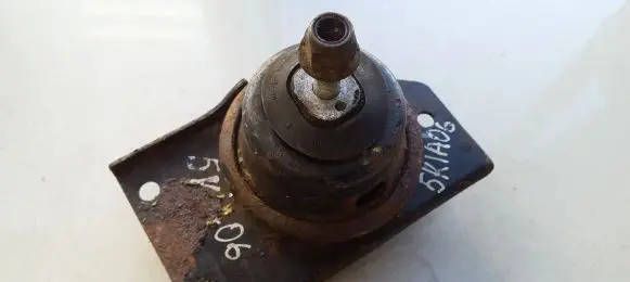 KIA Rio Engine mount bracket