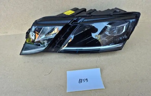 Skoda Octavia Mk3 (5E) Headlight/headlamp 5E1941015E
