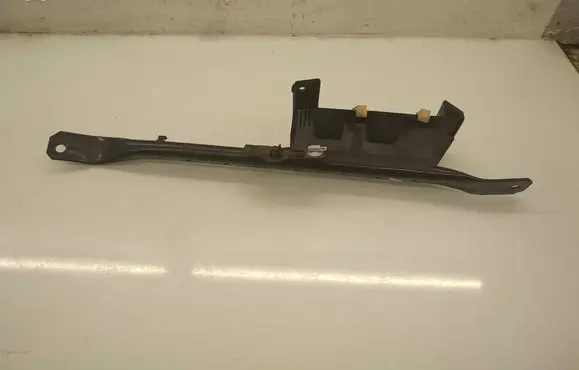 Alfa Romeo Stelvio Other engine bay part 