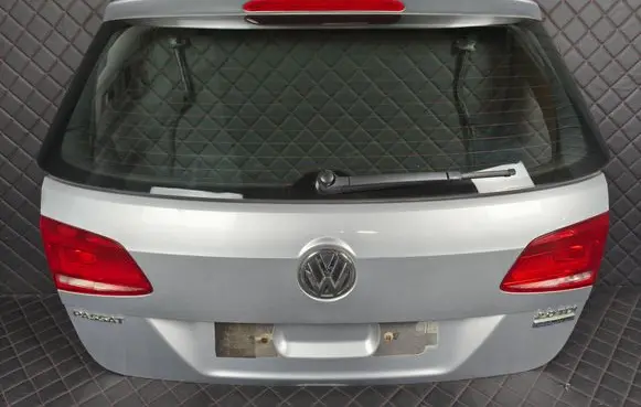 Volkswagen PASSAT B7 Tailgate/trunk/boot lid 