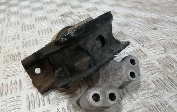 Citroen DS3 Engine mount bracket 9680138380