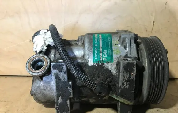 Peugeot 607 Air conditioning (A/C) compressor (pump) SD7V16 1211 5321309145