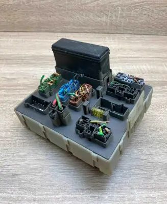 Ford Focus Fuse module 98AG14A073CH 518251905