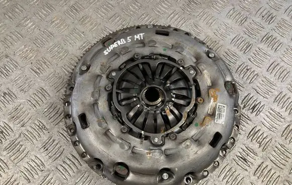Skoda Superb B8 (3V) Clutch set kit 04L141015E 04L105266C