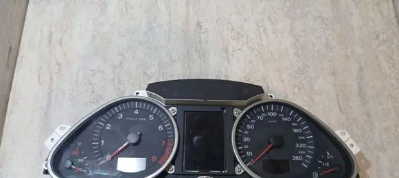Audi A6 S6 C6 4F Speedometer (instrument cluster) 4F0910900A