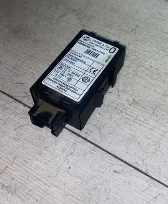 Nissan X-Trail T30 Door central lock control unit/module 285963Y50 5WK46472B