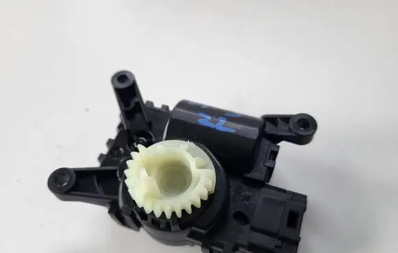 Audi A3 8Y A/C air flow flap actuator/motor 