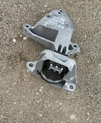 Nissan Qashqai Engine mount bracket 112326UB0A