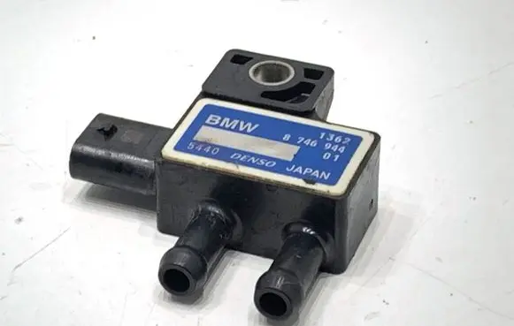 BMW 5 G30 G31 G38 Exhaust gas pressure sensor 8746944