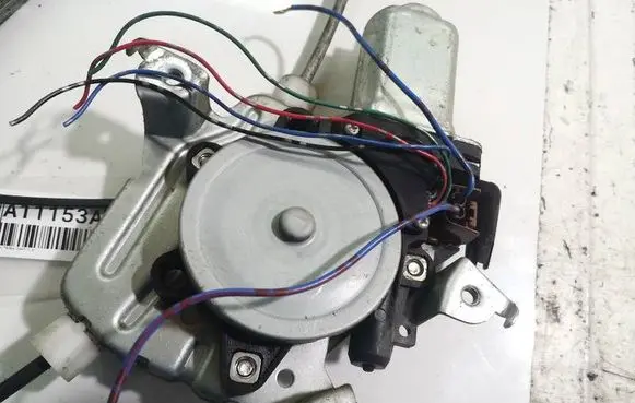 Nissan Tiida C11 Front door window regulator motor 80731ED00A