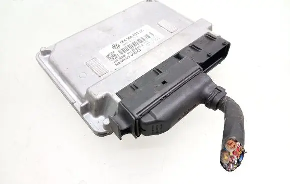 Volkswagen Golf Plus Engine control unit/module 06A906033DC 5WP40245