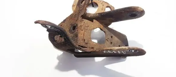 Chrysler Voyager Engine mounting bracket