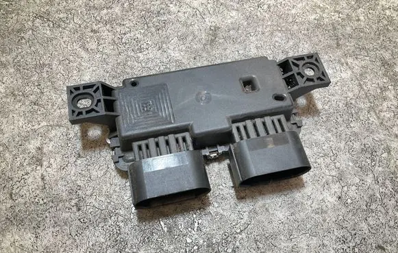 Mercedes-Benz Sprinter W907 W910 Fuel injection pump control unit/module A0009008214 A0009015303 A0009015503