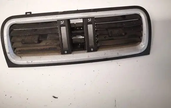 Skoda Roomster (5J) Dash center air vent grill 5J0820951S01
