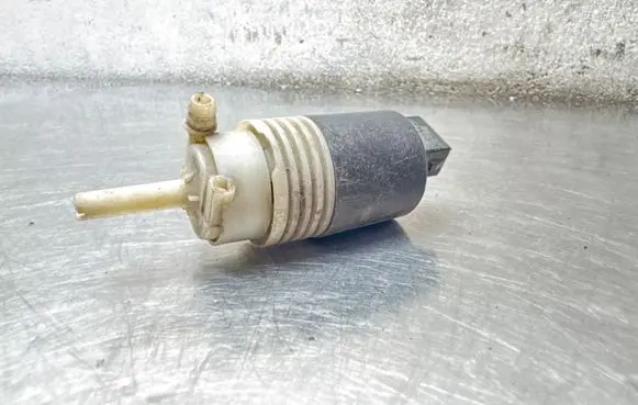 Audi A6 S6 C5 4B Windscreen/windshield washer pump 1H6955651