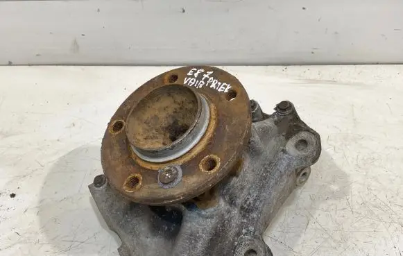 BMW 1 E81 E87 Front wheel hub 6764443 12201210