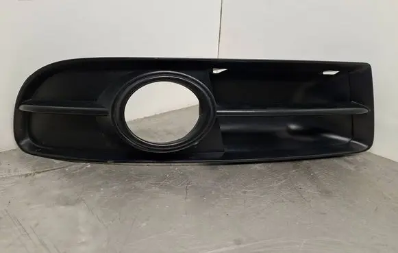Audi A4 S4 B7 8E 8H Front fog light trim/grill 8E0807682G