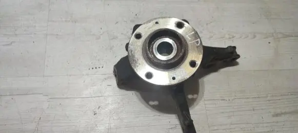 Peugeot 208 Front wheel hub