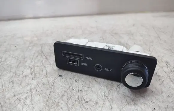 Jaguar XF X260 USB socket connector FK7219C166BC