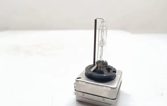 BMW 3 E90 E91 Xenon bulb D1S 9285141294 02495611