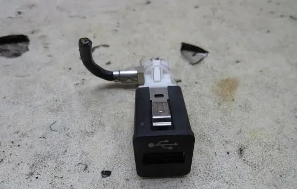 BMW 6 F12 F13 USB socket connector GMAUTO4574097
