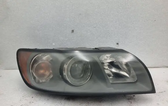 Volvo V50 Headlight/headlamp 30698886