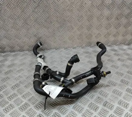 Volvo XC40 Engine coolant pipe/hose 32339740
