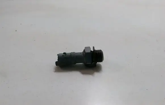 Peugeot 207 Oil pressure sensor 9631846480