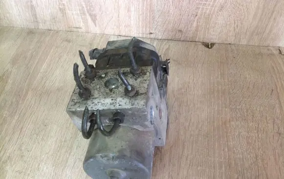 Volvo S40, V40 ABS Pump 80857585