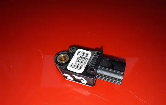 Toyota Auris 150 Airbag deployment crash/impact sensor 8983102080 2809150653