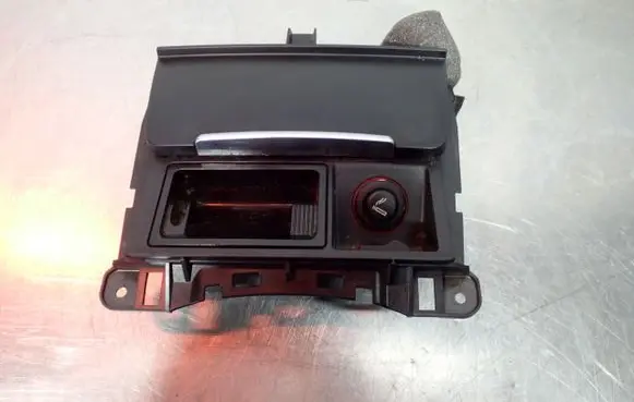 Audi A4 S4 B8 8K Ashtray (front) 8K0857951