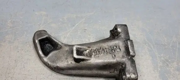 Mercedes-Benz 200 300 W123 Engine mounting bracket 6152231404