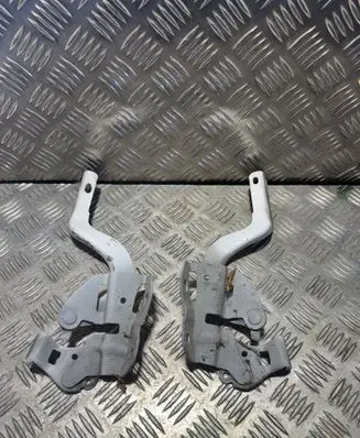 Engine bonnet/hood hinges