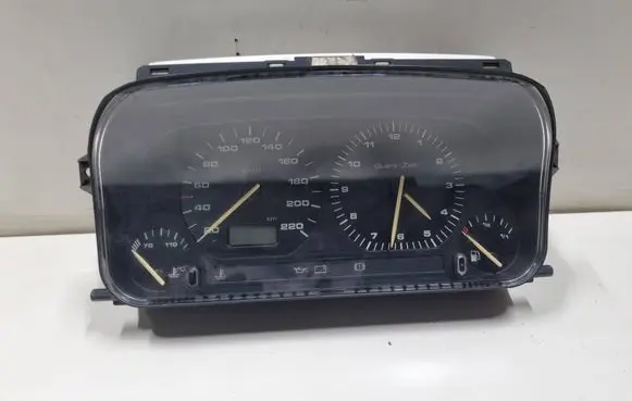 Volkswagen Golf III Speedometer (instrument cluster) 5392324710